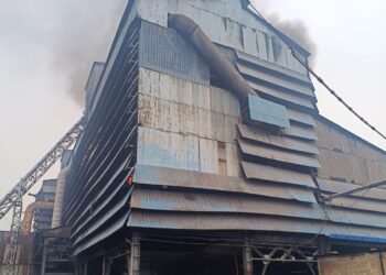 Fire breaks out at industrial estate