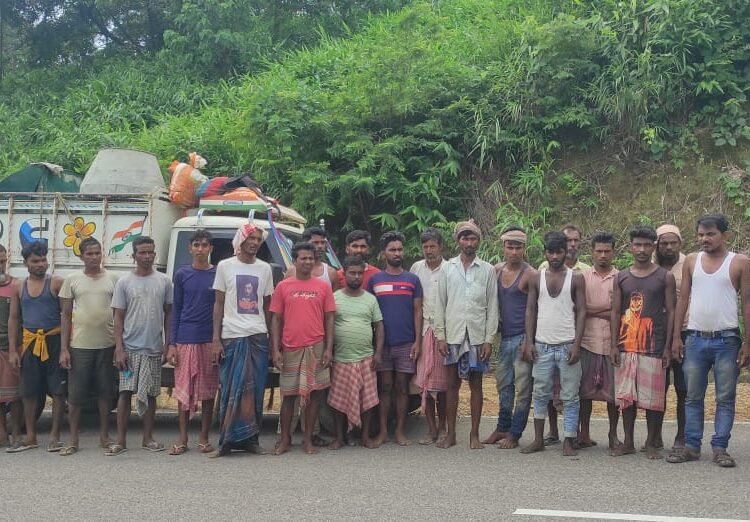 24 suspected Bangladeshis detained in Ranikor