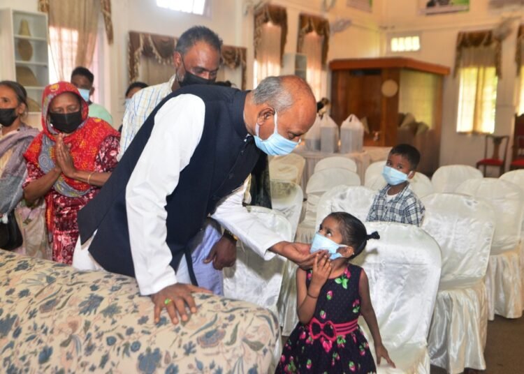 Guv encourages TB patients & families, pledges continued support