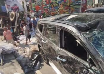 Truck-SUV crash ties up traffic on Shillong-Guwahati highway