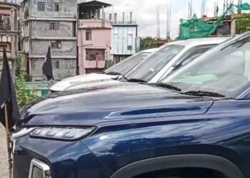 Tourist cabbies accuse Govt of depending on Assam for development