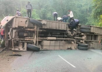Several injured after speeding bus topples on NH-6
