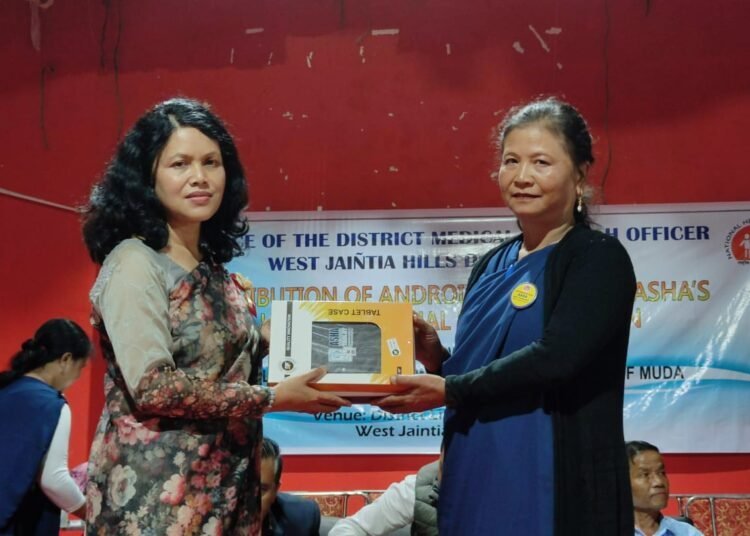 Android tablets distributed to ASHAs