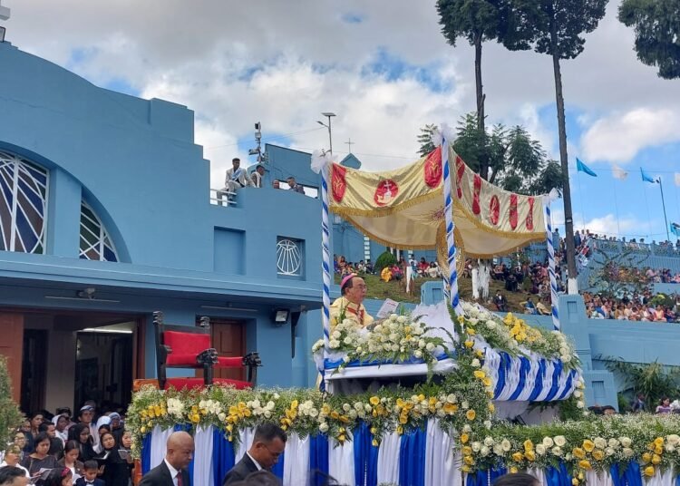 Thousands of Catholics take part in annual Eucharistic procession