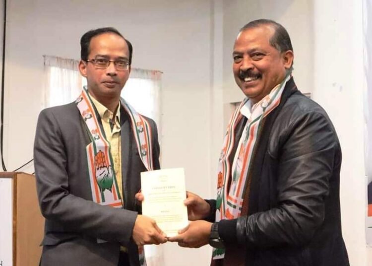 About 200 workers from different parties join Congress