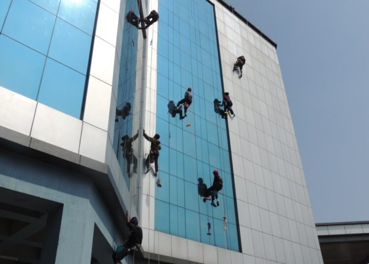 Scaling new heights: Mountain climbers put skills to use on city buildings