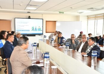 IIM Shillong hosts roundtable on waste management practices