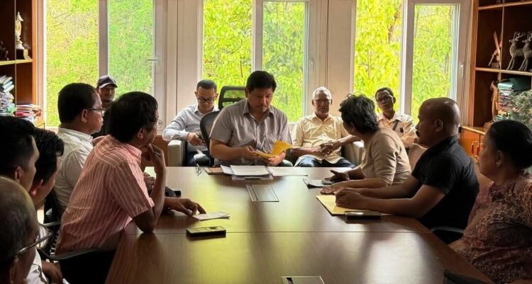 Cenotaph row:  Redevelopment activities put on hold