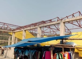 Complaint against contractor for leaving market shed incomplete