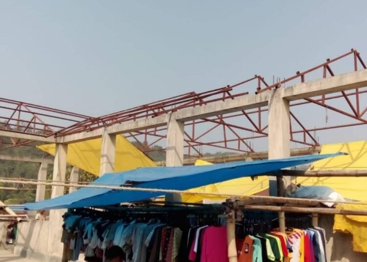 Complaint against contractor for leaving market shed incomplete