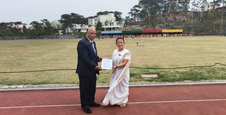 MSOA hands over copy of sports policy to Loreto Convent School