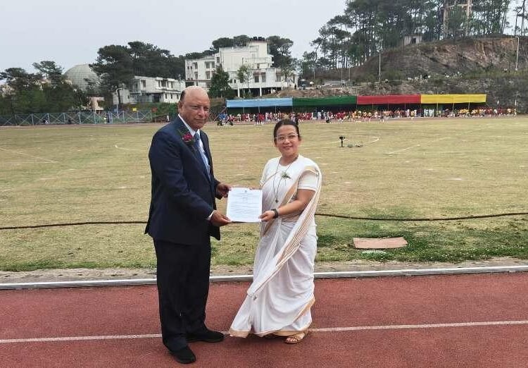 MSOA hands over copy of sports policy to Loreto Convent School