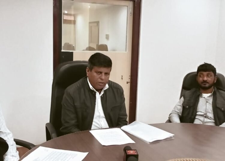 FIR against 7 on assault and extortion from PMAY-G beneficiaries