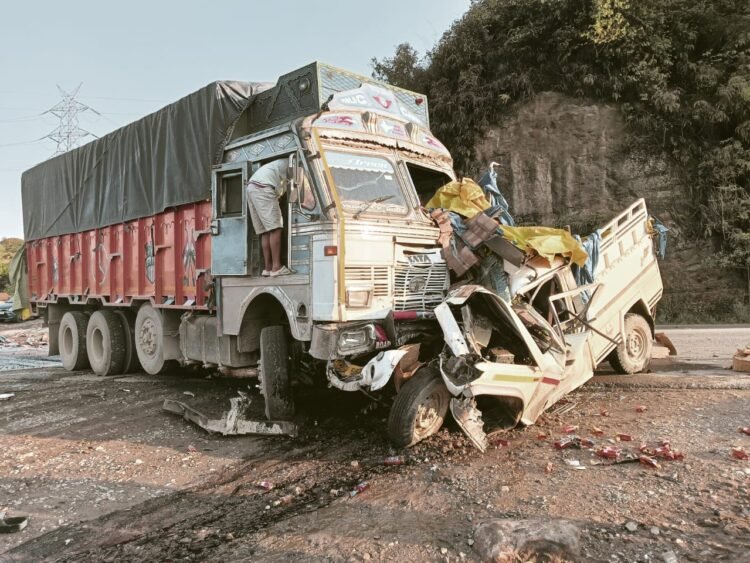 Driver speeding on wrong side of highway killed