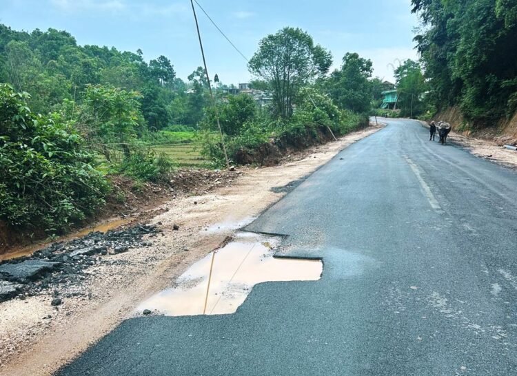 JNC complain about substandard construction of PMGSY road