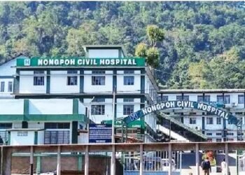 Cotton ball left in woman after giving birth