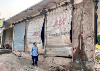 Pakistan Army pounds villages along LoC in J-K, 12 dead