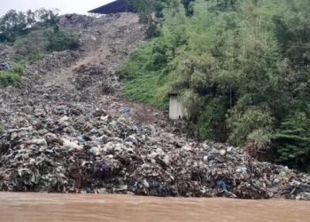 Garbage spill haunts Tura residents yet again