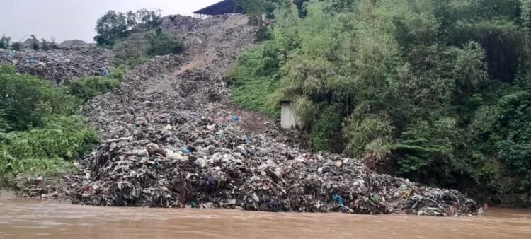 Garbage spill haunts Tura residents yet again