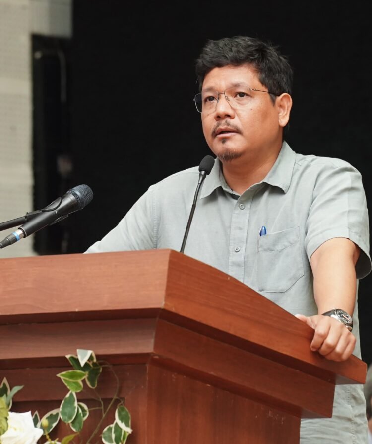 CM talks up private partnership to boost educational goals