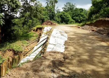 Complaint against company & contractor construction delay along NH 62