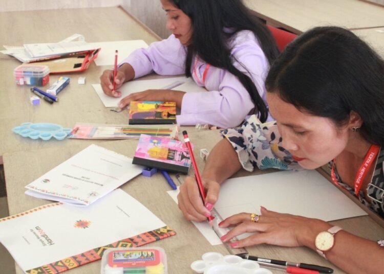 Weavers & handloom artisans given training in essential biz skills