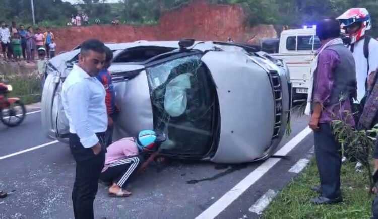 2 injured after speeding car overturns on NH-6