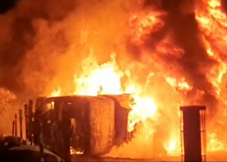 Oil tanker crashes, police monitor spillage in Mawsmai