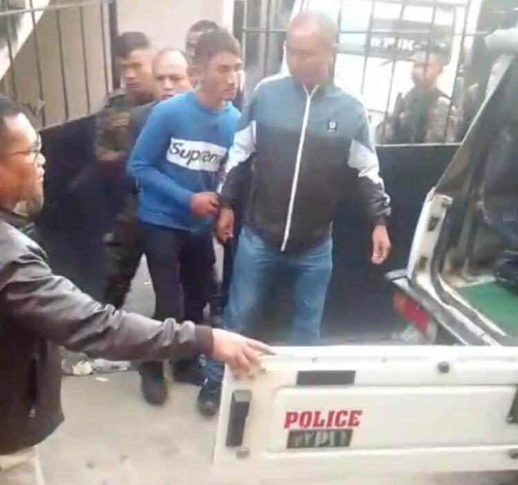 Youth slits girlfriend’s throat in public glare at Mairang