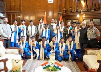 Guv felicitates Wushu cadets of ARC