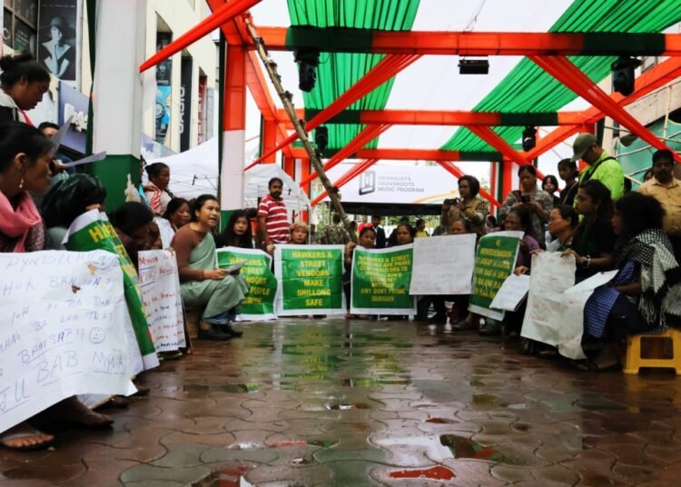 Hawkers suspend sit-in to prepare for claims & objections hearing