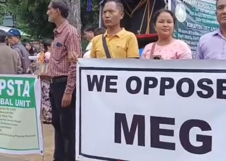 Primary school teachers take to the street
