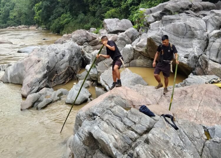 Strong currents hinder search op for Agri officer swept away by Ganol River
