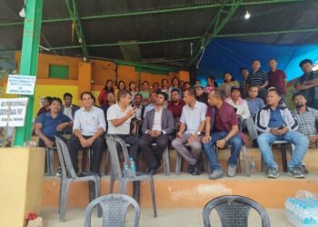 Mantri meets agitating ad-hoc teachers