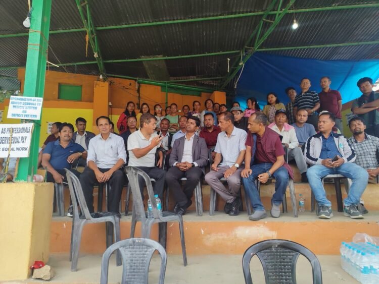 Mantri meets agitating ad-hoc teachers