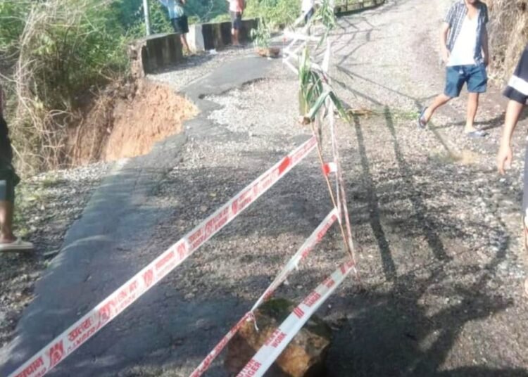 Heavy vehicles banned from Lad Umsyiem to Dawki due to landslide