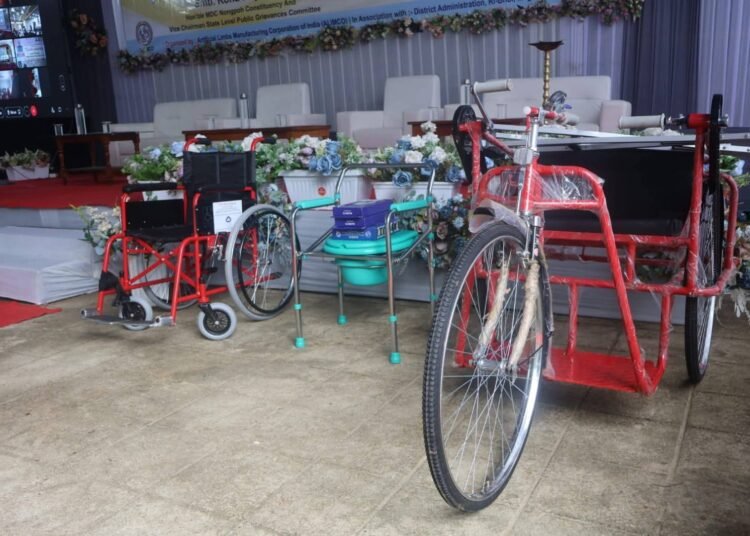 Disabled individuals receive aid, assistive devices at ‘Samajik Adhikarita Shivir’