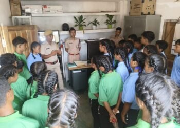 Students exposed to workings of police