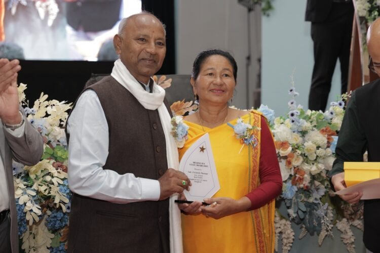Educators showered with awards on Teacher’s Day