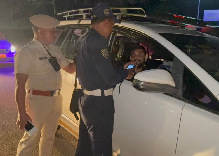 Frame road safety rules within 6 months: SC to States, UTs