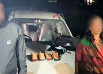 2 drug peddlers arrested with heroin