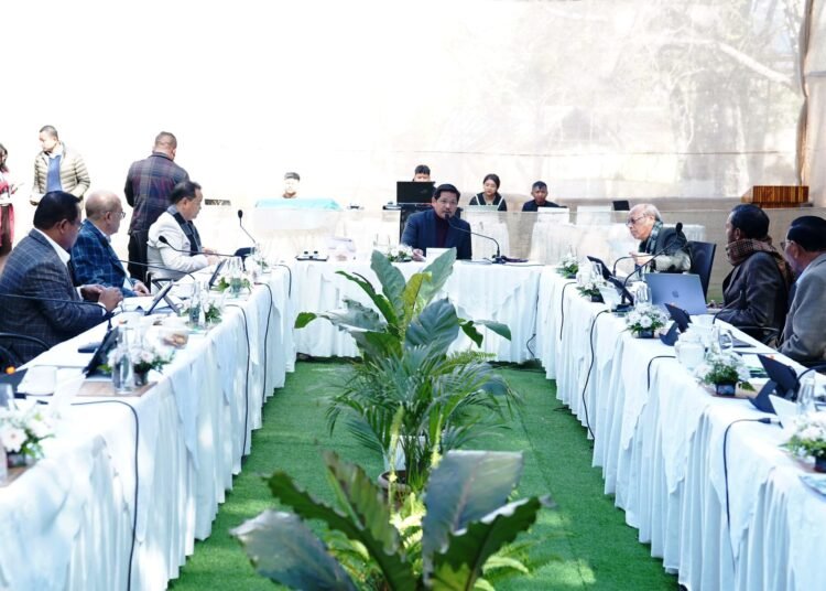 New teacher academy, private uni approved by cabinet