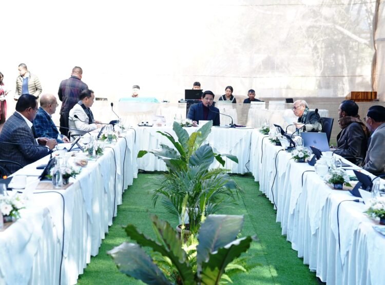 New teacher academy, private uni approved by cabinet