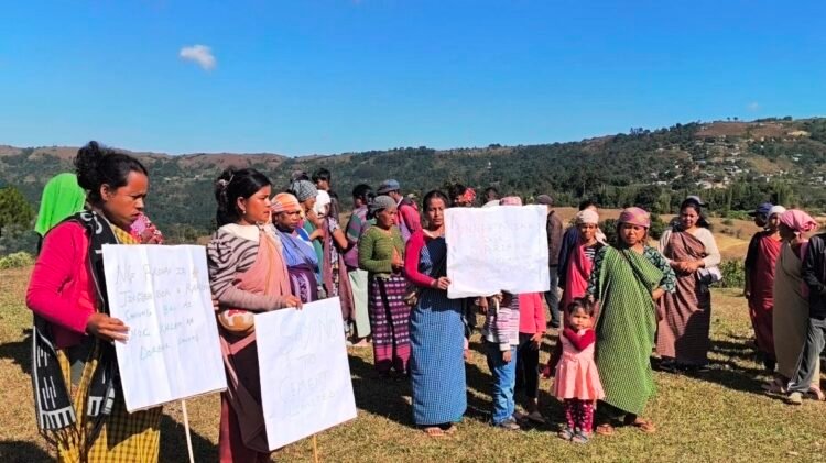 Villagers oppose hearing on cement factory at Daistong, EJH