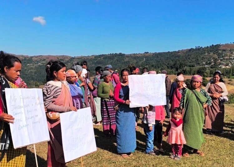 Villagers oppose hearing on cement factory at Daistong, EJH