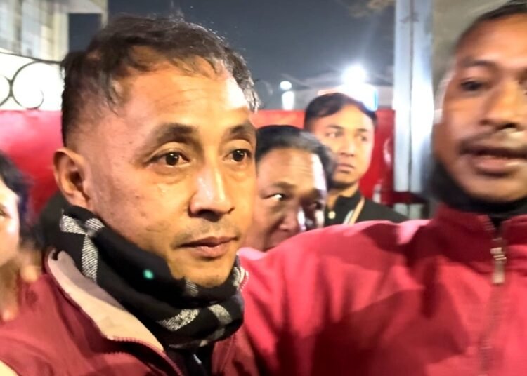 Truck leaders released from jail on bail