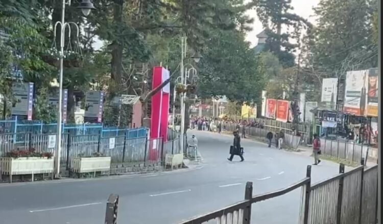 Unclaimed bag of clothes trigger bomb-scare