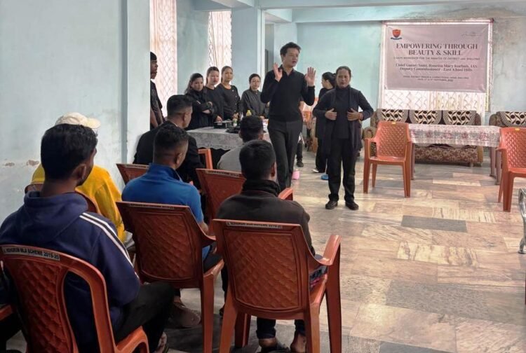 30 jail inmates attend beauty training