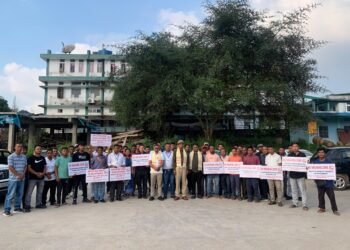 Smoking in Nongpoh taxi stand banned, drivers issued IDs