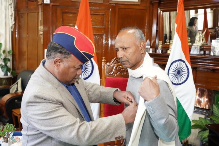 Sainik Welfare director calls on Governor